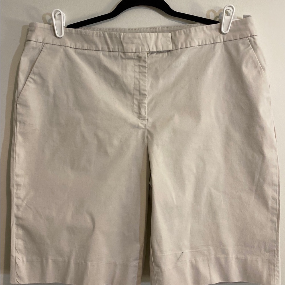Jones New York Stretch Kaki Bermuda shorts